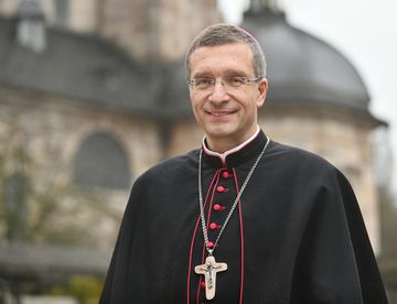 Amtseinführung des neuen Fuldaer Bischofs live im hr-Fernsehen